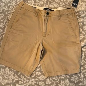 NWT Hollister epic flex khaki shorts, size 31w